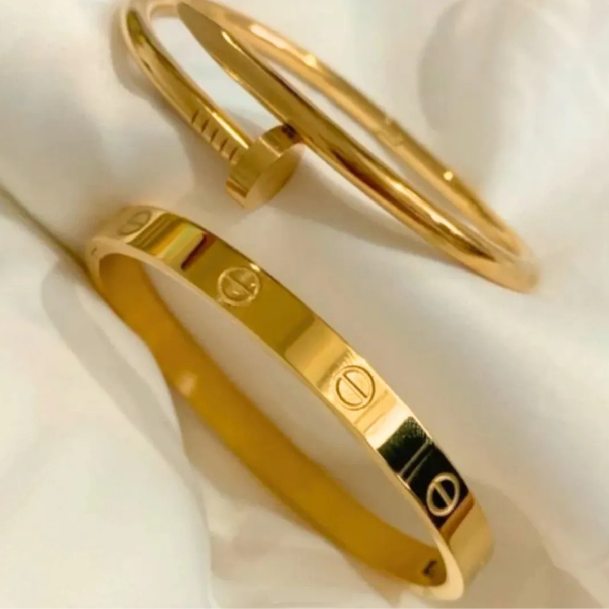 Conjunto Kit 3 Braceletes Aço Inox Trevo Love Prego Banho de Ouro 18k