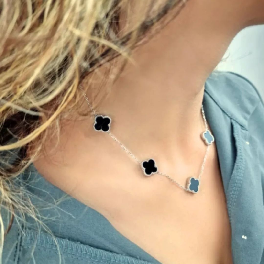 Conjunto Colar e Pulseira Trevos Prata e Preto Ônix