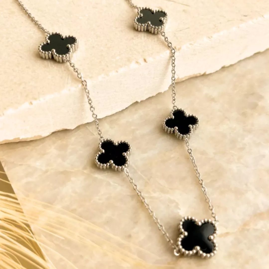 Conjunto Colar e Pulseira Trevos Prata e Preto Ônix