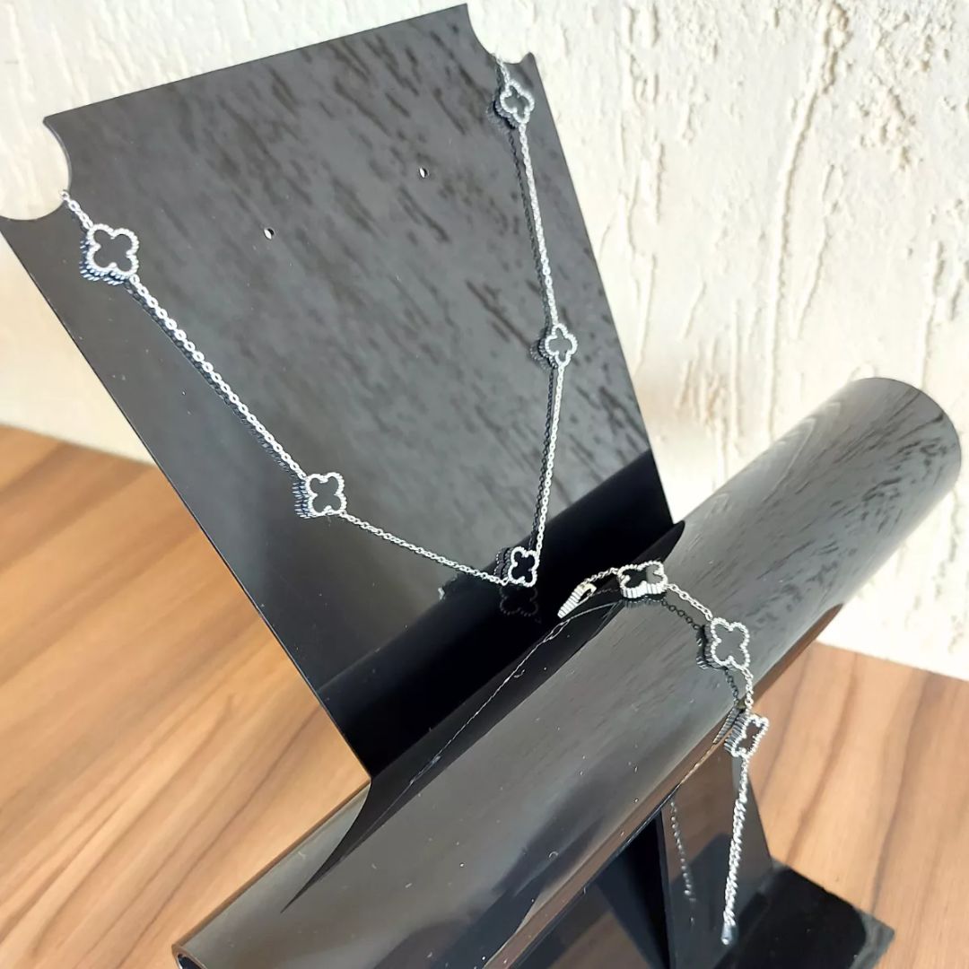 Conjunto Colar e Pulseira Trevos Prata e Preto Ônix