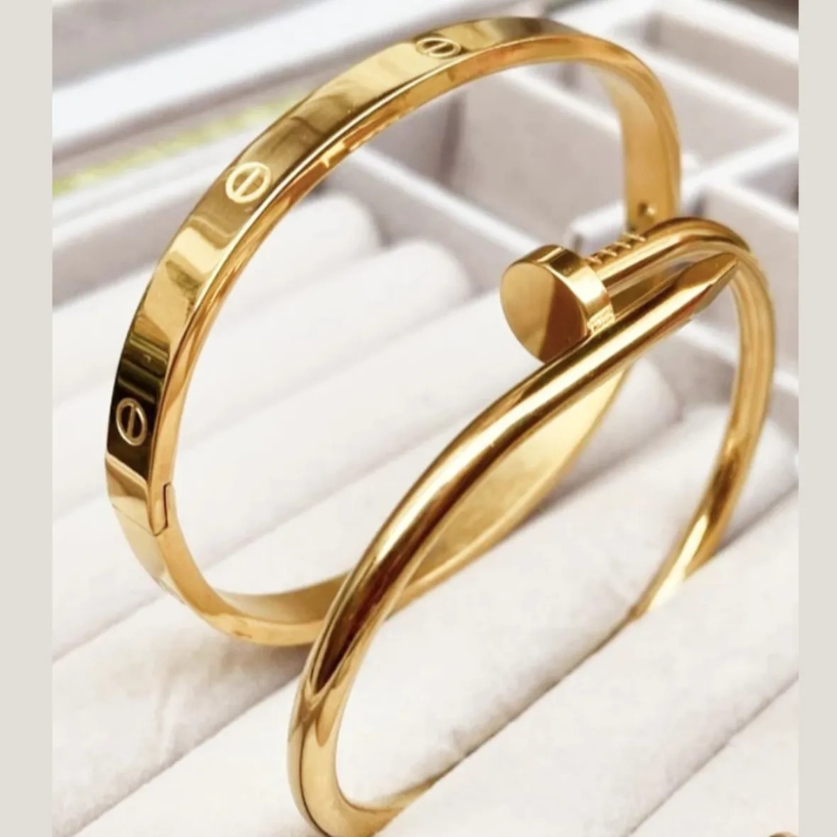 Conjunto Kit 3 Braceletes Aço Inox Trevo Love Prego Banho de Ouro 18k