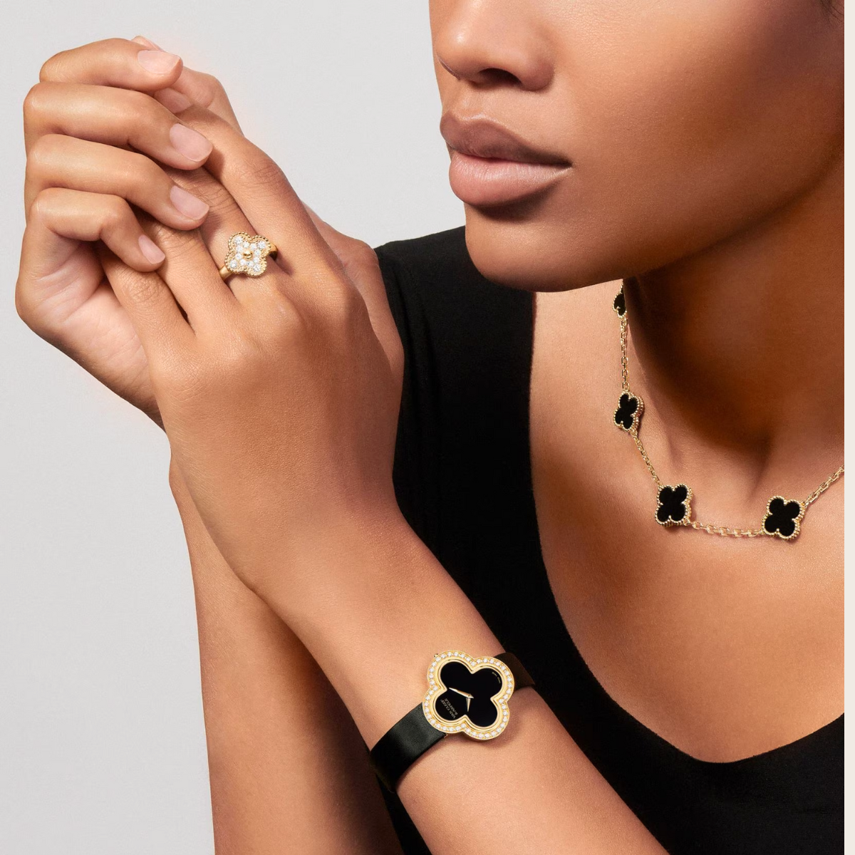 Colar Choker Pulseira Brincos Trevo Virgínia Banho Ouro 18k Preto Ônix Dourado