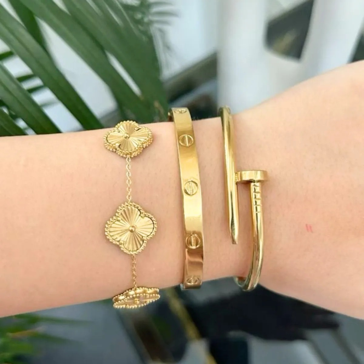 Conjunto Kit 3 Braceletes Aço Inox Trevo Love Prego Banho de Ouro 18k