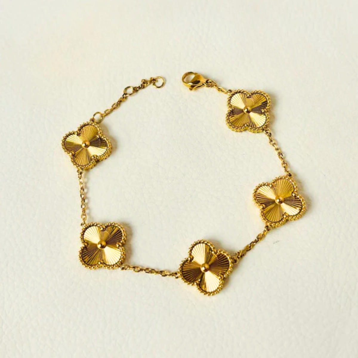 Colar Choker Pulseira Brincos Trevo Virgínia Banho Ouro 18k Dourado