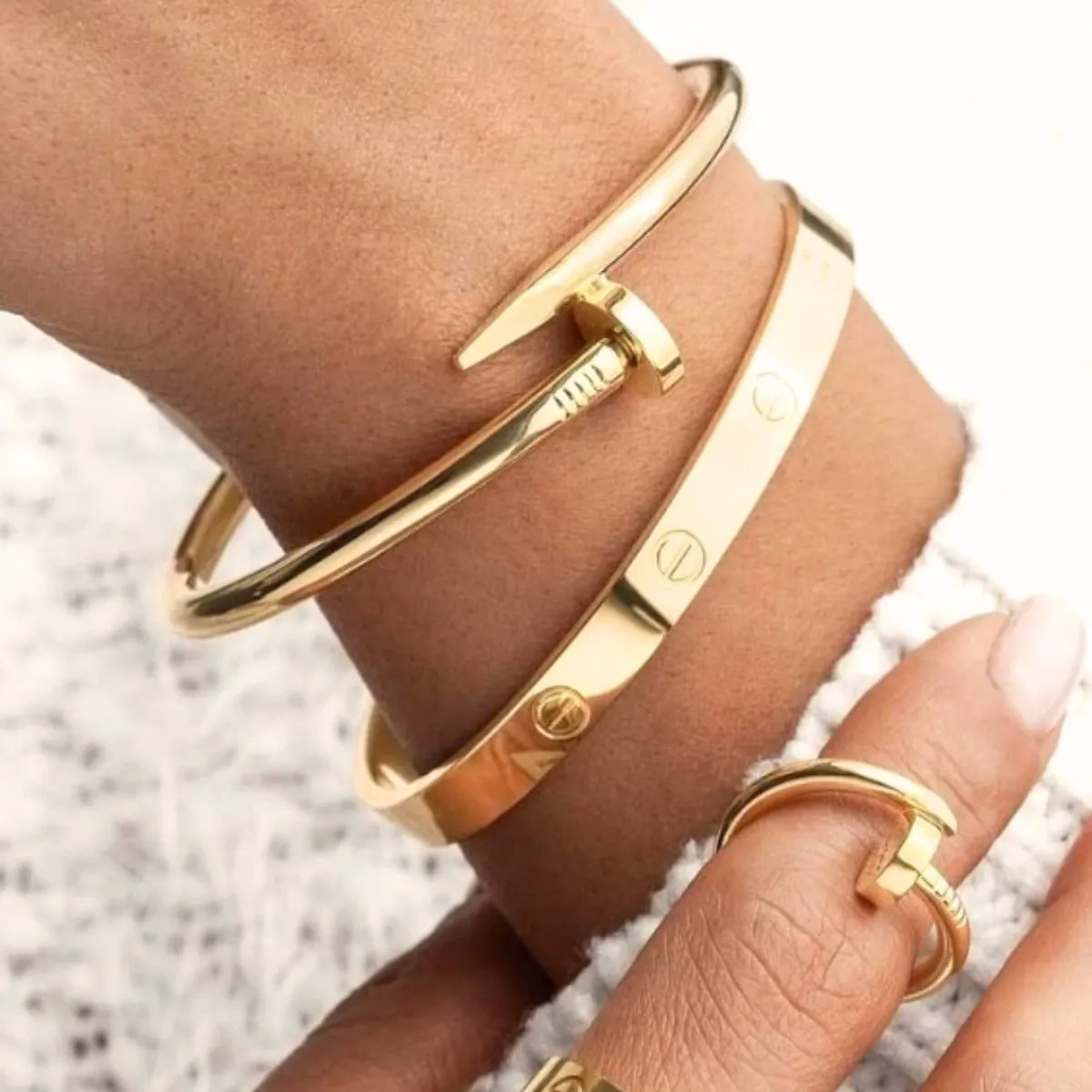 Conjunto Kit 3 Braceletes Aço Inox Trevo Love Prego Banho de Ouro 18k