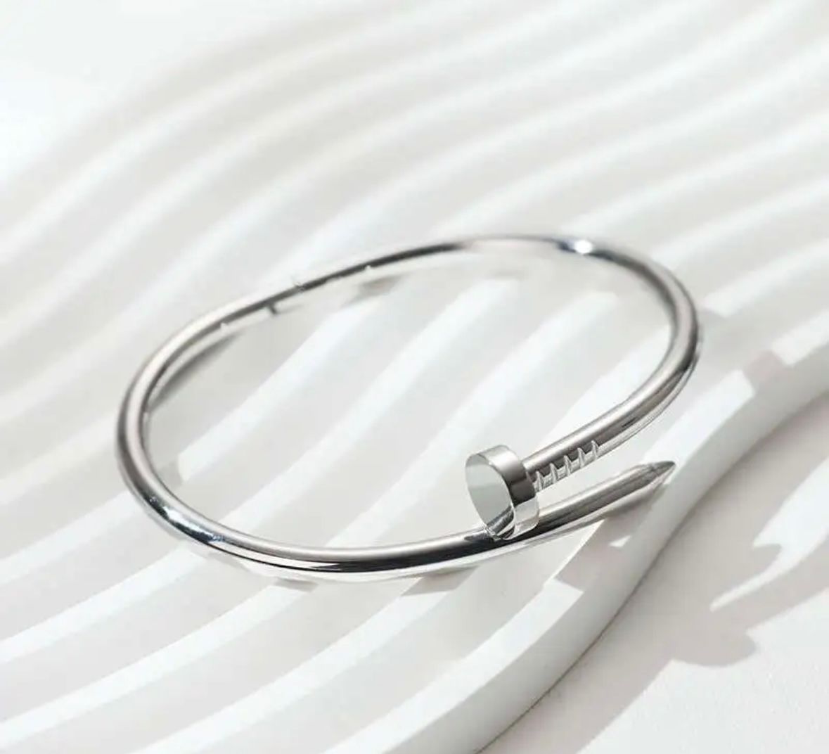 Kit 2 Pulseiras Bracelete Aço Inox Prata Love Prego Dourado 6 Cm 18 Cm